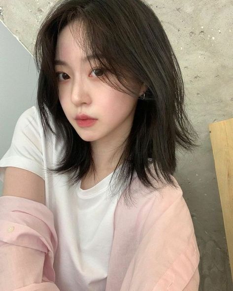 Asian Haircut, Korean Short Hair, Hair Style Korea, Asian Short Hair, Hair Inspiration Short, Shot Hair Styles, Haircuts For Medium Hair, Haircuts Straight Hair, Short Hair Haircuts