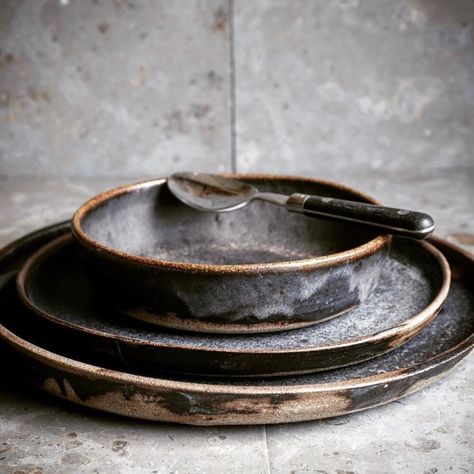 Dinnerware Sets Rustic, Pella Hedeby, Ceramic Cafe, Dark Food Photography, Rustic Pottery, Stoneware Dinnerware Sets, Rustic Ceramics, Handmade Kitchens, Ceramics Pottery Art