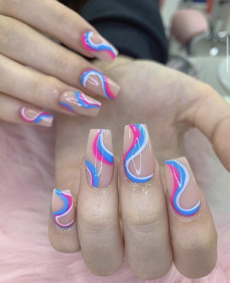 Aesthetic Acrylic Nails Swirls, Purple Swirl Nails Acrylic, Acrylic Nail Squiggle Design, Acrylic Nails Blue Swirls, Purple Squiggle Nails, Swirly Nail Designs, Wavy Nails, Swirly Nails, Girly Tingz