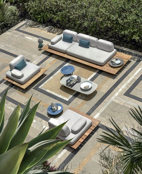 ethimo calipso outdoor lounge collection shapes soft modular system Hanging Lounge Chair, Outdoor Kitchen Sink, Cafe Furniture, Best Outdoor Furniture, Outdoor Living Room, Modular Furniture, Italian Furniture, Cushion Design, Contemporary Living