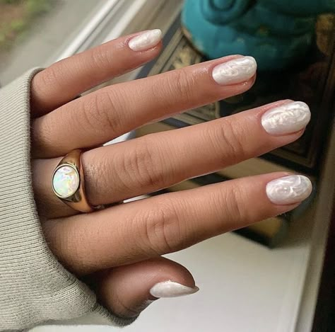 Nail Ideas For A Wedding, Mother Of Pearl Nails, Kylie Nails, Bunny Nails, Pearl Nails, Cute Gel Nails, Soft Nails, Bride Nails, Neutral Nails