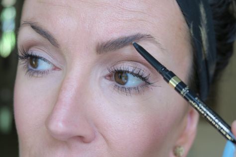 The One Trick You Should Know For Filling In Eyebrows - JennySue Makeup Thinning Eyebrows Fill In, How To Color In Eyebrows, How To Fill In Eyebrows, Thinning Eyebrows, Brow Hair Color, Uneven Eyebrows, Long Eyebrows, Grey Eyebrows, Best Eyebrow Makeup