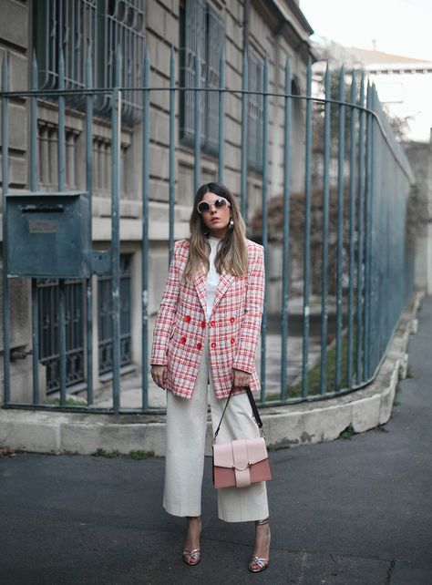 Pink Tweed Blazer Outfit, Tweed Blazer Outfit, Plaid Blazer Outfit, Pink And White Plaid, Wide Leg Pants Outfit, Fashion Forward Outfits, White Wide Leg Pants, Winter Pants Outfit, Pink Handbag