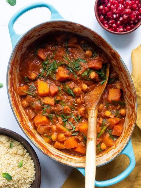 Moroccan Vegetable Tagine Recipe | A fab meatless Monday full of chickpeas, carrot and butternut squash. Plus it's flavored with warming spices, honey and preserved lemons. So tasty! | elizabethchloe.com | #MoroccanStew #MoroccanRecipes #CrockPotRecipes #VegetarianDinnerRecipe Vegetarian Tagine, Spaghetti Squash Recipes Vegan, Bacon Marmalade, Moroccan Tagine Recipes, Chickpea Sweet Potato, Veggie Quesadillas, Vegetable Tagine, Spaghetti Squash Recipes Healthy, Moroccan Stew