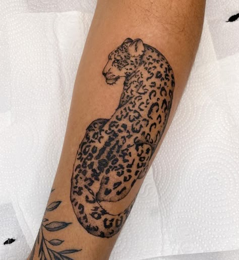 Jaguar And Flowers Tattoo, Jaguar Tattoo Simple, Jaguar Tattoo Traditional, Jaguar Tattoo For Women, Black Jaguar Tattoo, Tattoos Giraffe, Jaguar Tattoo Design, Science Tattoos, Jaguar Tattoo