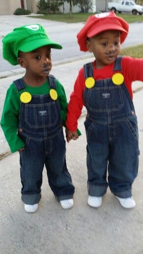 Matching Character Costumes, Mario And Louis Costume, Mario N Luigi Costumes, Mario And Waluigi Costume, Luigi And Mario Costume, Mario And Luigi Costumes Couple, Mario And Luigi Costumes Women, Mario Characters Costumes, Mario And Luigi Matching Pfp