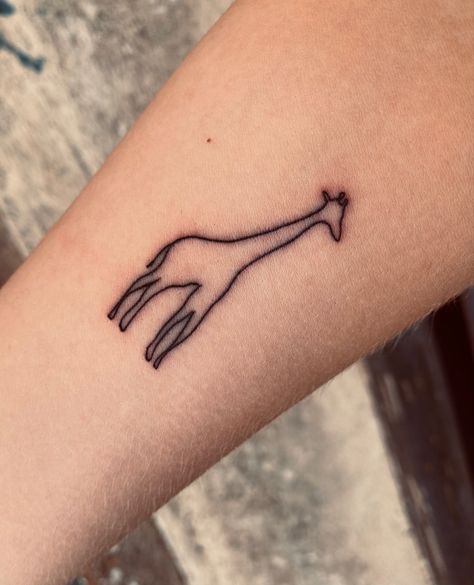 Small Giraffe Tattoo Simple, Cute Giraffe Tattoo, Simple Giraffe Tattoo, Fine Line Animal Tattoos, Giraffe Collage, Small Giraffe Tattoo, Giraffe Tattoo, Cute Simple Tattoos, 3 Tattoo