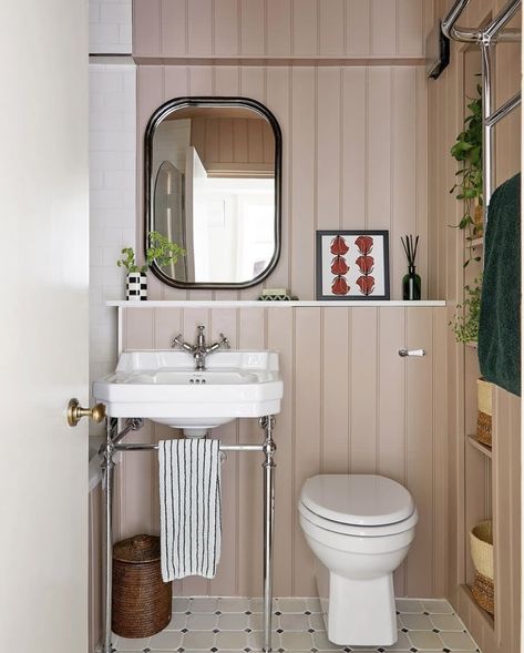 Bathrooms With Tongue And Groove Panelling: Tips & Ideas 10 Towels In Small Bathroom, Free Standing Sink Bathroom, Small Pedestal Sink, Loft Ensuite, Small Downstairs Toilet, Bathroom Sanitary, White Worktop, Tongue And Groove Panelling, Bathroom Ensuite