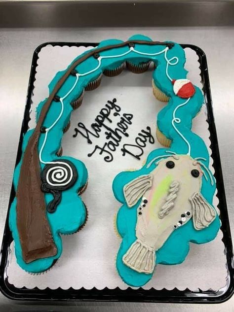 Fish Cake Birthday, Father's Day Cake, Fishing Themed Birthday Party, Fishing Cupcakes, Fathers Day Cupcakes, Pull Apart Cupcake Cake, Pull Apart Cake, Fishing Birthday Party, Pull Apart Cupcakes