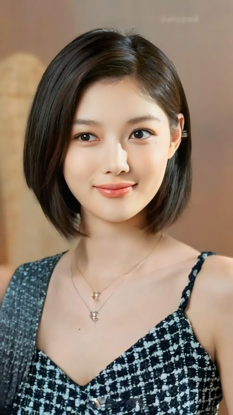 KIM yoo jung she pretty good and cute forever 😍 #kimyoojung #koreanactress #shorthair Hair Levels, Kim Yoojung, Kim You Jung, Kim Yoo Jung, Kim Sejeong, Hair Up Styles, Korean Actresses, Korean Celebrities, Korean Actress