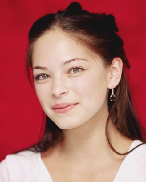 Lana Lang Smallville, Kristin Kreuk Smallville, Kristen Kreuk, Super Boy, Lana Lang, Beatrice Borromeo, Kristin Kreuk, Charlotte Casiraghi, Aesthetic People