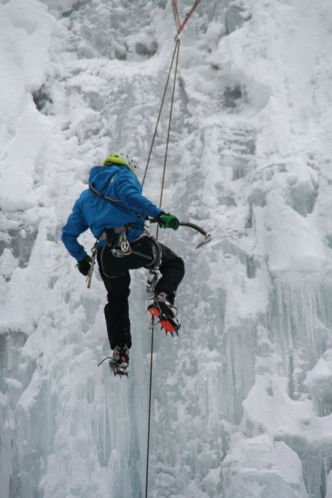 Mountain Climber Aesthetic, Ice Climbing Aesthetic, Rock Climbing Aesthetic, Adrenaline Activities, Extreme Climbing, Ice Climber, Alpine Climbing, Hiking Photography, Raw Photo