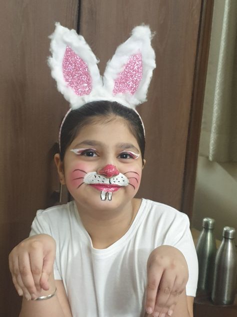 Rat Face Paint, Rabbit Face Paint, Rabbit Makeup, Bunny Makeup, Halloween Kids, Face Painting, Halloween Makeup, Face Paint, Carnival Face Paint