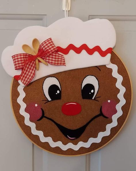 Gingerbread Diy Crafts, Diy Christmas Candy, Christmas Decorations Diy Crafts, Gingerbread Diy, Gingerbread Crafts, Gingerbread Christmas Decor, Gingerbread Decorations, Country Christmas Decorations, Painted Christmas Ornaments