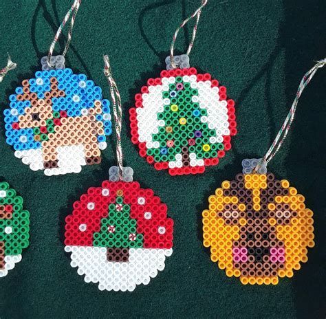 Pearler Bead Christmas, Perler Bead Ornaments Pattern, Perler Christmas, Hama Beads Christmas, Christmas Perler Beads, Easy Perler Bead Patterns, Beads Christmas, Melty Bead Patterns, Perler Bead Projects