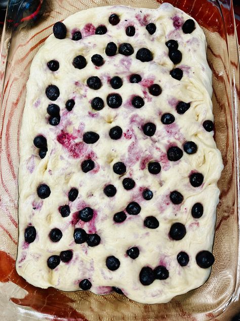 Blueberry Brown Sugar Cinnamon Focaccia Blueberry Focaccia, Cinnamon Focaccia, Cinnamon Bread Recipe, Bread At Home, Focaccia Recipe, Recipes Bread, Dough Scraper, Sugar Pumpkin, Focaccia Bread