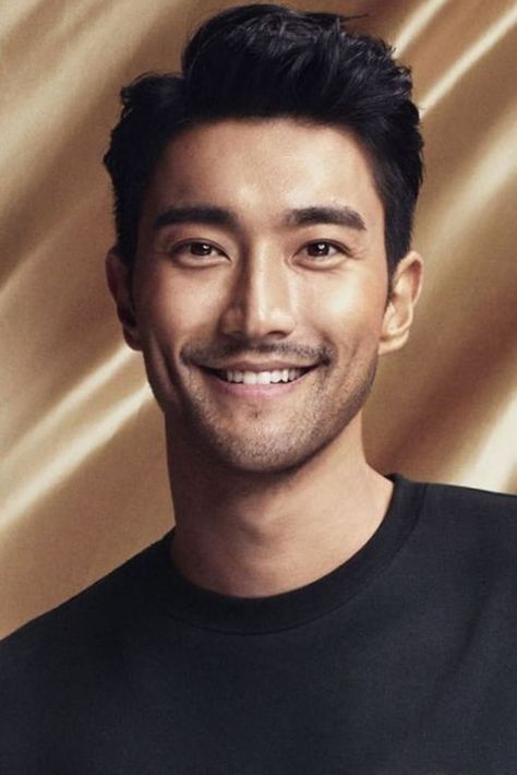 Siwon Choi, Asian Hairstyles, Asian Male Model, Gentleman Aesthetic, Choi Siwon, Men Haircut Styles, Handsome Asian Men, Hot Asian Men, Charming Man