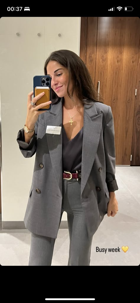 Stylish Business Outfits, Casual Work Outfits Women, Corporate Attire, Womens Suits Business, Diy Vetement, Chique Outfits, Business Outfits Women, Corporate Outfits, Office Outfits Women