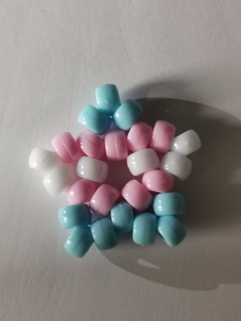 Kandi trans flag pony bead star inspo Kandi Star Pattern, Pride Kandi Stars, Trans Diy Crafts, How To Make Kandi Star, Kandi Star Ideas, Trans Kandi, Kandi Bag, Kandi Flower, Kandi Charms