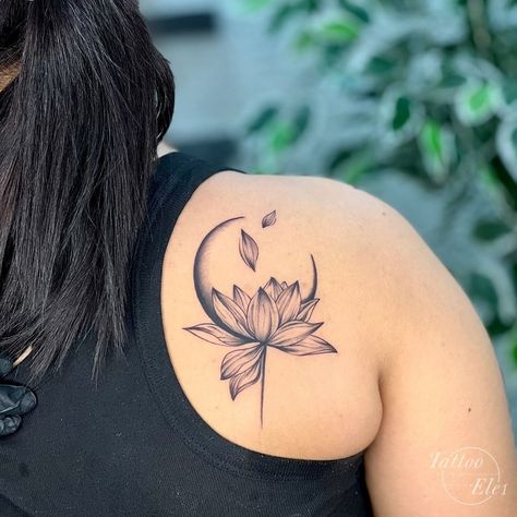 Lotus tattoos for girls Feminine Back Of Neck Tattoos, Lotus Sun And Moon Tattoo, Lotus Shoulder Tattoo, Abstract Tattoo For Women, Lotus Moon Tattoo, Moon And Lotus Tattoo, Mandala Lotus Tattoo, Back Flower Tattoo, Lotus Tattoo Shoulder