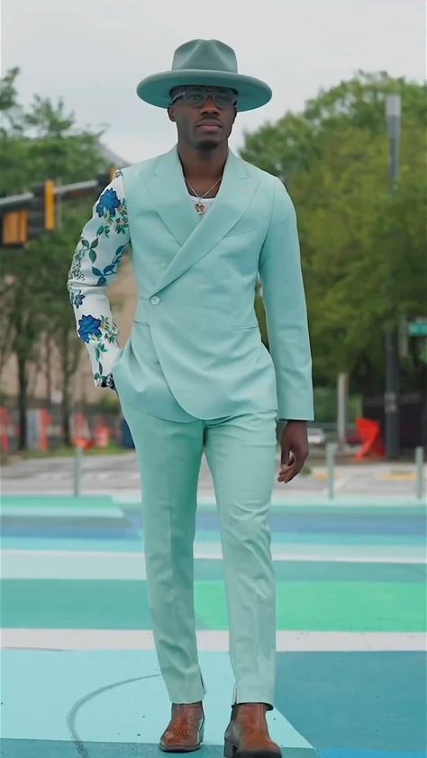 Pics Of Men, Male Suits, Red Carp, Black Dress Outfit, Floral Suit, Stylish Mens Suits, Fashion Models Men, Latest African Men Fashion, African Dresses Men