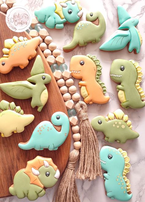 Dino Cookies Decorated, Dino Cookies, Sugar Cookie Cakes, Cookie Decoration, Cookie Images, Dinosaur Cookies, Cute Dino, Boy Birthday Party Themes, Fondant Cookies