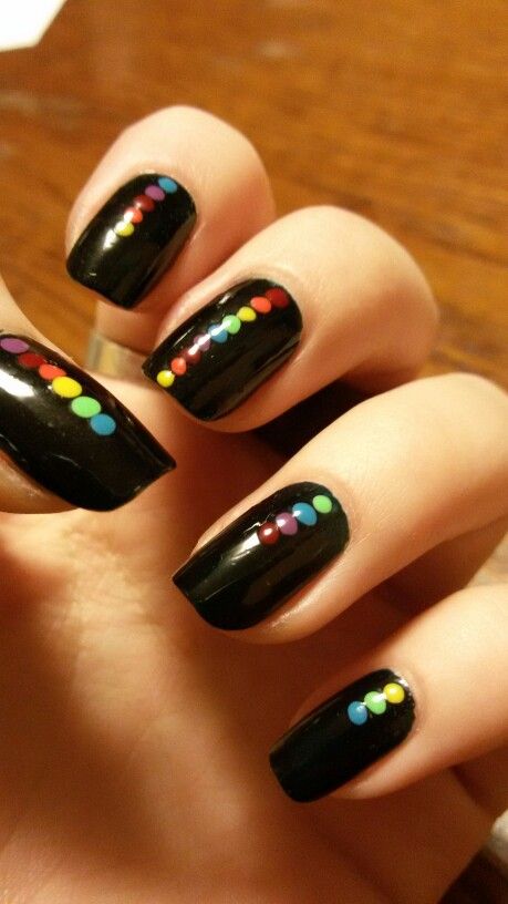 Simple black/green nails with colorful dots! Love these Black Nails With Rainbow, Black Green Nails, Super Nails, Thanksgiving Nails, Black Nail, Trendy Nail Art, Nails Simple, Rainbow Nails, Minimalist Nails