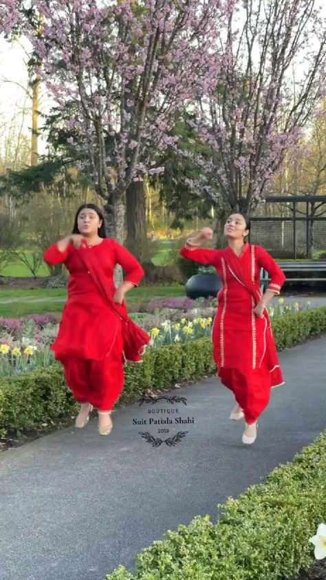 Suit Patiala, Concert Outfit, Red Formal Dress, Formal Dresses, Flowers, Red, Dresses