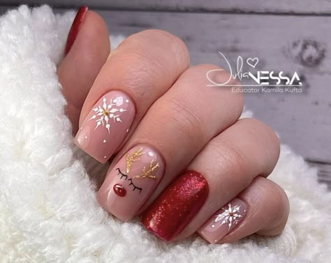 Christmas Nails Simple, Nail Noel, Daisy Acrylic Nails, Nails Painted, Pink Chrome Nails, Halloween Acrylic Nails, Chic Nail Art, Christmas Gel Nails, Nail Trend