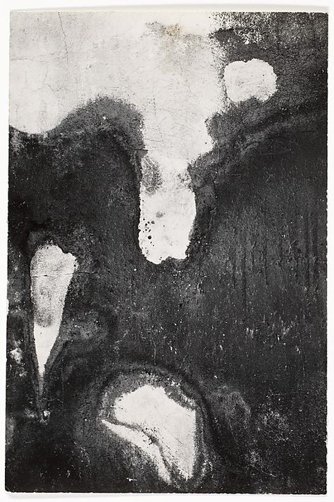 Aaron Siskind - North Carolina 27 (1951) Aaron Siskind, Black And White Flowers, Black And White Painting, Black White Art, Art Minimalist, Abstract Photography, Black And White Abstract, Art Ink, Framed Canvas Wall Art