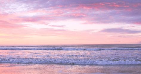 Pink Beach Wallpaper Desktop, Pink Ocean Wallpaper, Beach Desktop Backgrounds, Pink Beach Sunset, Summer Desktop Backgrounds, Laptop Lockscreen, Wallpaper Backgrounds Pink, Macbook Background, Cute Pink Aesthetic