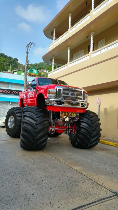 Mudding Trucks, Jeep Driving, Jacked Up Chevy, Big Monster Trucks, Impala 67, Ford Super Duty Trucks, Big Ford Trucks, Rocky Terrain, Mud Trucks