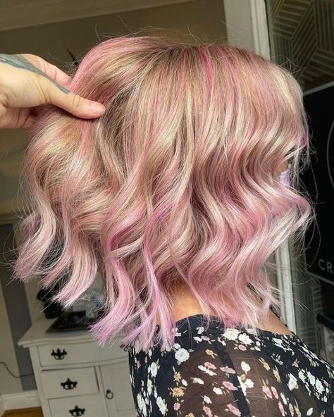 Blonde Bob with Blush Pink Highlights Woman’s Hairstyles 2023, Blonde Highlights With Pink Lowlights, 2023 Winter Hair Color Trends, Pink Lowlights In Blonde Hair, Pink Lowlights, Hair Color 2024, Brown Lowlights, Pink Hairstyles, Pink Hair Highlights