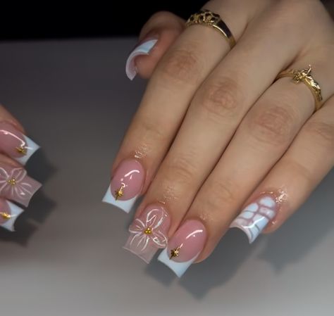 Simple Square Nails Medium, Mini Nails Ideas, Small Medium Nail Designs, Short Acrylic Nails Birthday Set Pink, Short Detailed Nails, Short Chunky Nails, Short Acrylic Nails Flowers, January Nail Designs Square, Short Nail Inspo Square