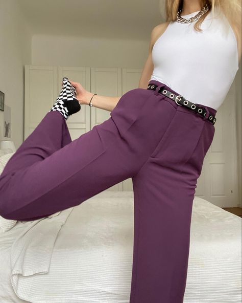 Purple pants are fun Purple Dress Pants Outfits, Muted Purple Outfit, Purple Pants Outfit Aesthetic, Dark Purple Pants Outfit, How To Style Purple Pants, Dark Purple Top Outfit, Purple Fits Aesthetic, Violet Dress Outfit, Dark Purple Outfit