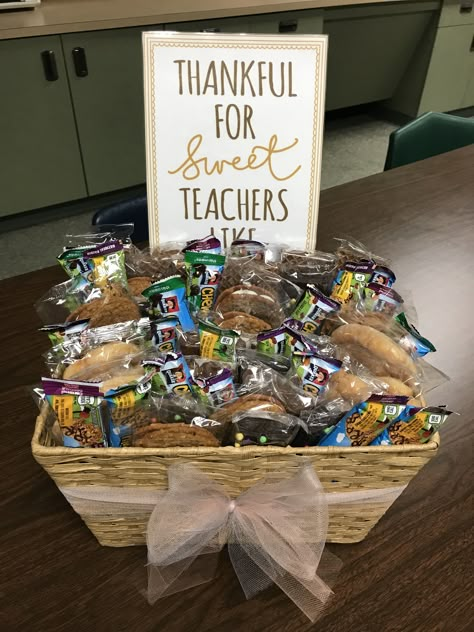 Teacher Treats Teacher Appreciation Treats Ideas, Teacher Treats Staff Appreciation, Treats For Teachers, Teacher Appreciation Week Themes, Teacher Appreciation Themes, Sunshine Committee, Thanks Teacher, Snack Cart, World Teacher Day