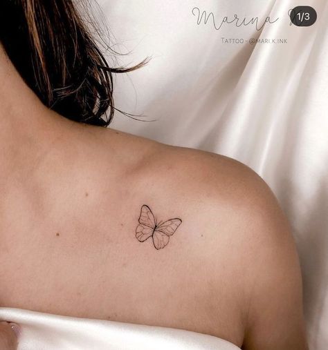 Small Butterfly Tattoo Collar Bone, Tattoo Papillon, Butterfly Tattoo On Shoulder, Basic Tattoos, Small Shoulder Tattoos, Cross Tattoos For Women, Small Butterfly Tattoo, Getting A Tattoo, Small Butterfly