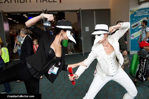 Female Spy vs Spy Spy Costume, Female Spy, Spy Theme, Cullen Rutherford, Spy Vs Spy, Costume Couple, Plague Doctor, San Diego Comic Con, Cosplay Ideas