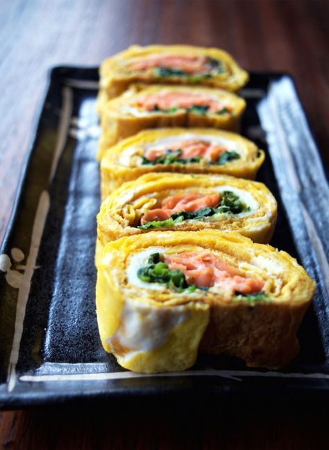 Tamagoyaki Recipe- Healthy Japanese Rolled Omelettes - eyes and hour Tamagoyaki Recipe, Japanese Grill, Breakfast Sushi, Healthy Japanese Recipes, Telur Gulung, Easy Japanese Recipes, Ayam Bakar, Omelette Recipe, Japanese Recipes