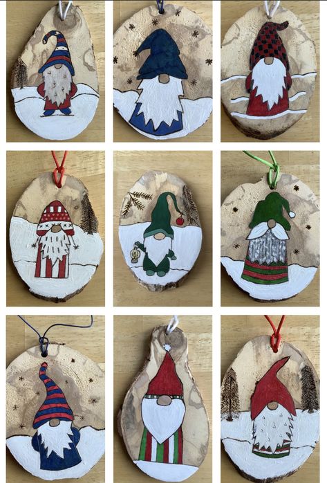 Painting Wood Christmas Ornaments, Wooden Ornaments Painted, Christmas Decoration For Kids, Christmas Decorations House, Christmas Decoration House, Kids Christmas Decorations, Painted Wooden Ornaments, Kids Christmas Decor, Christmas Decoration Party