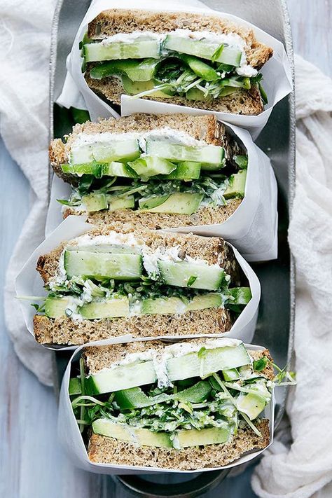 Clean Eating Lunch, Healthy Sandwiches, Chapati, Food Blogs, Picnic Foods, Greens Recipe, Tortellini, Tortilla Chips, Goat Cheese