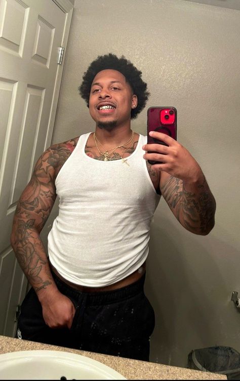 Chubby Guy, Dreadlock Hairstyles For Men, Light Skin Men, Dark Skin Boys, Dark Skin Men, Michael B Jordan, Beefy Men, Cute Black Guys, Attractive Guys