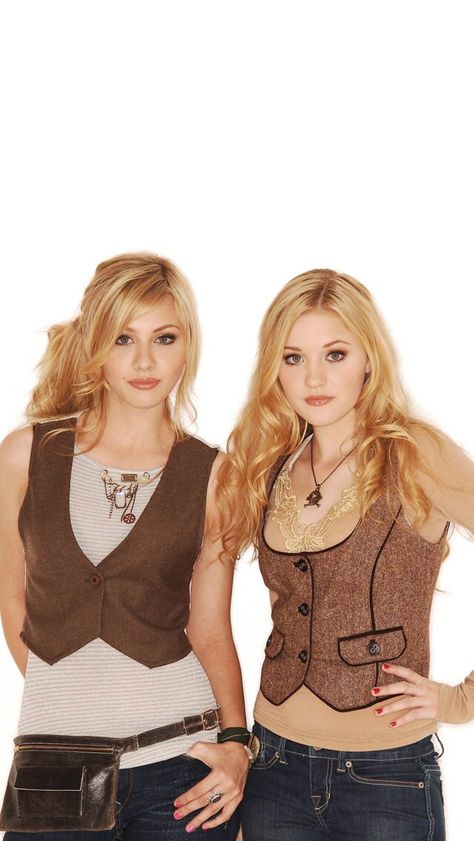 Aly & Aj Aly And Aj 2000s, Ally And Aj, Ally Michalka, Aly Aj, Facial Design, Aj Michalka, 2000s Boho, Aly Michalka, Aly And Aj