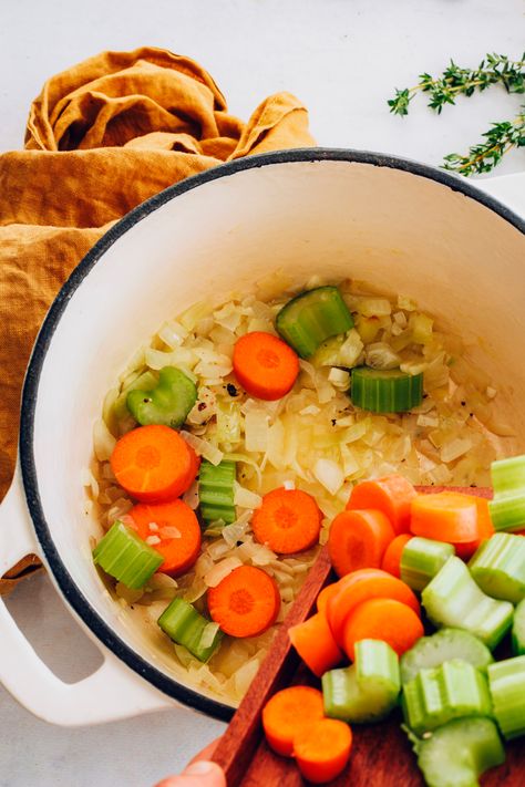 NOURISHING Chickpea Noodle Soup! 1 pot, wholesome ingredients, SO comforting! #vegan #soup #recipe #minimalistbaker Carrot And Celery Soup, Chickpea Noodle Soup, Chickpea Noodle, Celery Recipes, Healthy Nutrition Plan, Gluten Free Noodles, Celery Soup, Homemade Noodles, Onion Recipes