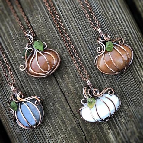 Easy Wire Wrapped Jewelry, Wire Wrapping Patterns, Unique Wire Wrapped Jewelry, Wire Wrapping Ideas, Halloween Wire Wrapped Jewelry, Wire Jewelry Patterns How To Make, Bead Wire Jewelry, Wire Wrapped Jewelry Beginner, Wire Wrapped Stone Jewelry