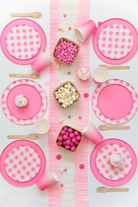 HOW TO THROW A PINK PICNIC PARTY - Tell Love and Party Pink Bbq Party, Pink Checkered Birthday, Party Flatlay, Pink Picnic Party, Barbie Picnic, Carnival Birthday Theme, Pink Picnic, Girly Birthday Party, London Party