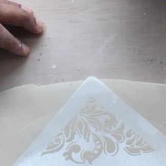 Love in Pottery on Instagram: "by @ceramics_by_jas. Thought I’ll use a stencil to add some texture to my clay slab.. I like the look so far.. let’s hope it shows through the glaze as well.. 🤞🤞 FOLLOW👉 @loveinpottery for more pottery contents ☕️ ! Credit 📷💚 @ceramics_by_jas visit their page and support 💕 Follow us on @mustvisitguide (Travel Lovers), @dailyartlist (Art Lovers) & @musthomeguide (Interior Lovers) ! #potterylove #design #ceramique #handmadeceramics #clay #homedecor #handmade #c Slip Stencil Pottery, Pottery Decoration, Porcelain Tableware, Stoneware Ceramics, Clay Design, Pottery Ideas, Clay Ideas, Stencil Painting, Art Lovers