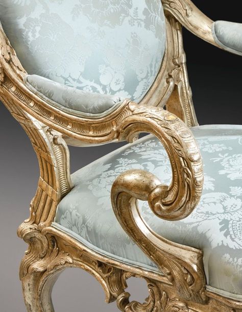 Rococo Interior, Louis Xvi Furniture, Rococo Furniture, French Style Furniture, Victorian Furniture, Ornate Furniture, Glam Decor, European Furniture, Antique Chairs