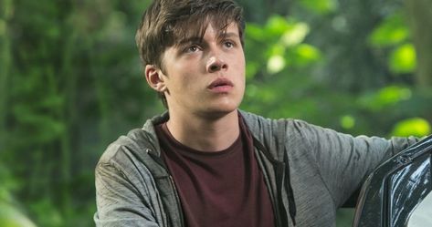 Zach Mitchell portrayed by Nick Robinson in Jurassic World. Nick Robinson Jurassic World, Zach Mitchell, Brock Kelly, Kenny Wormald, Adam Garcia, Western Baby Boy, Jurassic World 4, Ty Simpkins, Jurassic Park The Lost World