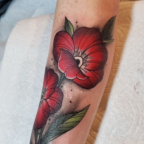 Neo Traditional Poppy Tattoo, Neo Traditional Poppy, Gabriella Tattoo, Tattoos Poppy, Traditional Poppy Tattoo, Nouveau Flowers, Poppy Tattoo, Favorite Tattoos, Stencil Outline